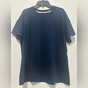 Tuckernuck Men's Navy Blue T-Shirt size M